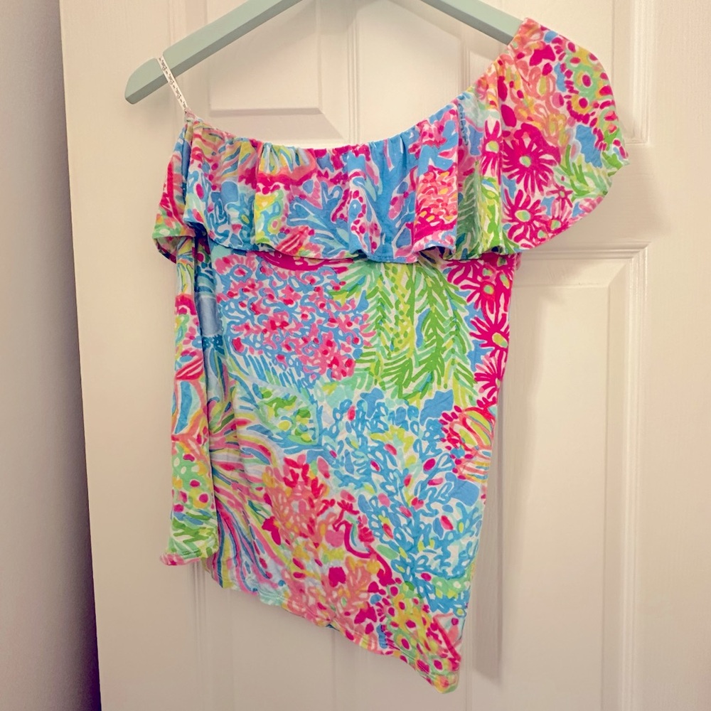 Lilly Pulitzer Neveah Top Lovers Coral - One shoulder style - Women’s small EUC